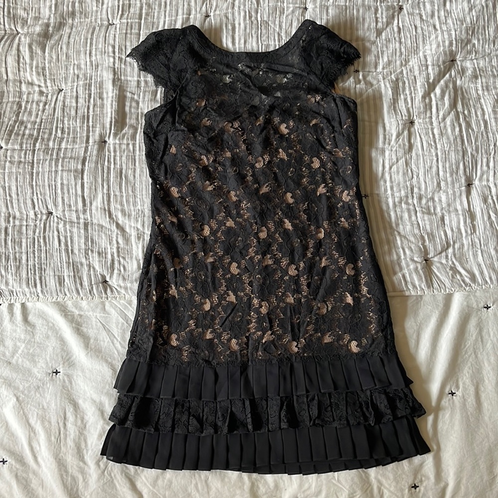 Jessica Simpson lace dress. Black size 4